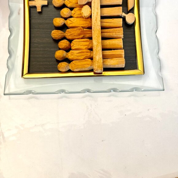 The Last Supper Scene 3D Hand Carved Wood Free Standing Curve Edge Glass Frame - Picture 10 of 13